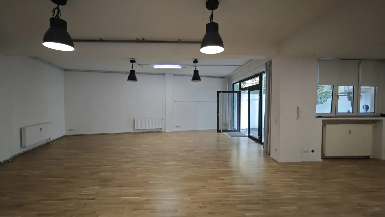 2 Zimmer Wohnung mit 131 m² in Düsseldorf – Bild 4