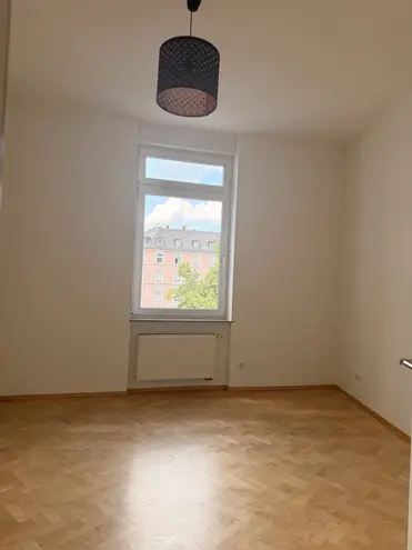 3 Zimmer Wohnung mit 119 m² in Frankfurt am Main – Bild 2