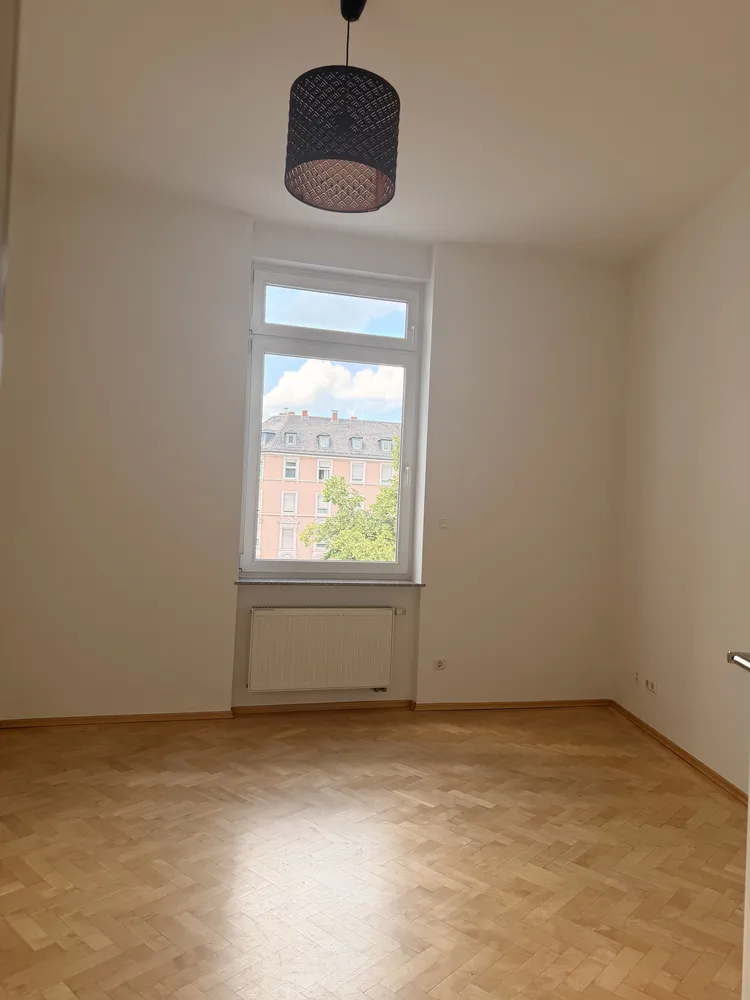 3 Zimmer Wohnung mit 119 m² in Frankfurt am Main – Bild 2