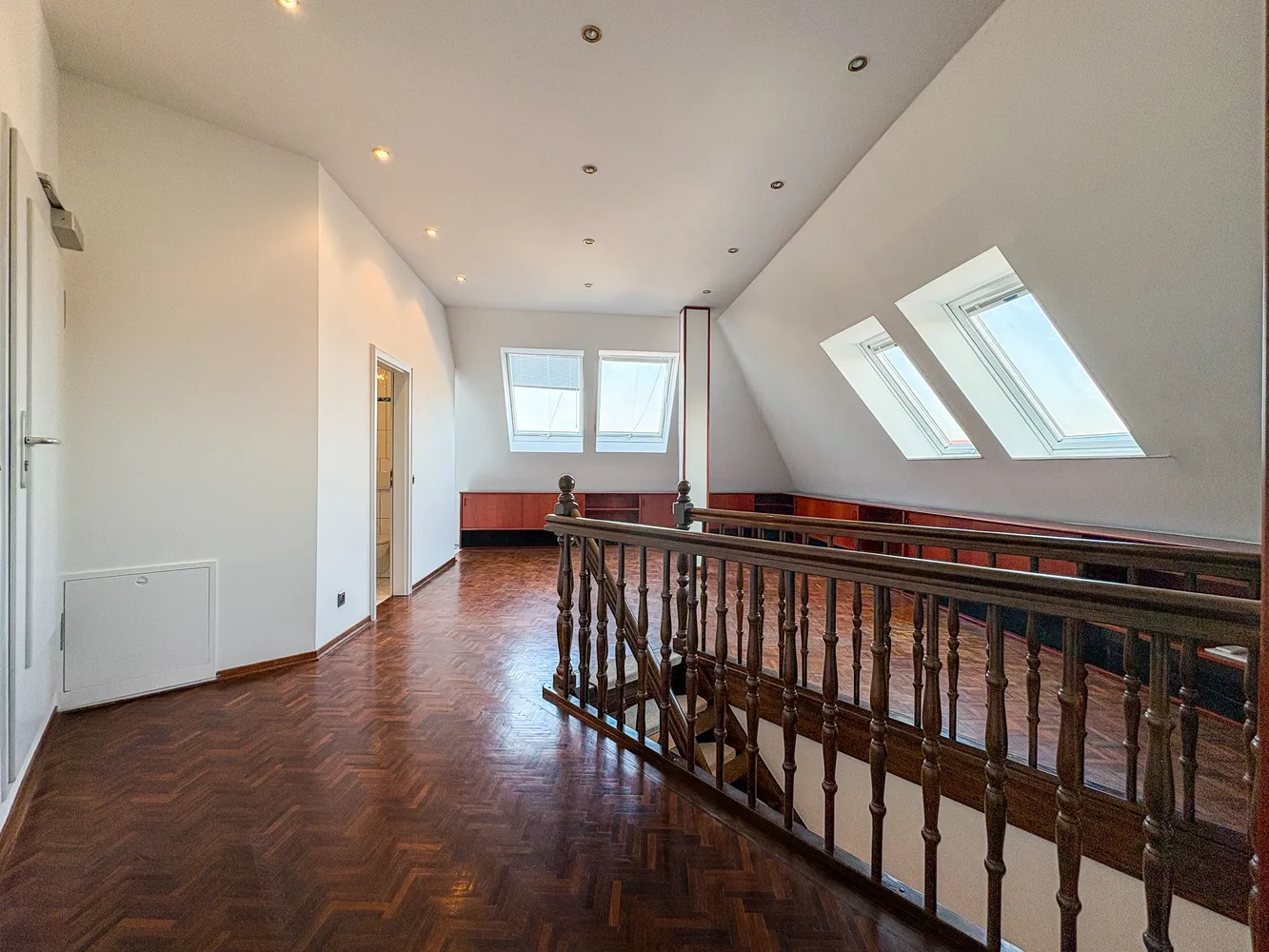 4 Zimmer Wohnung mit 130 m² in Würzburg – Bild 5