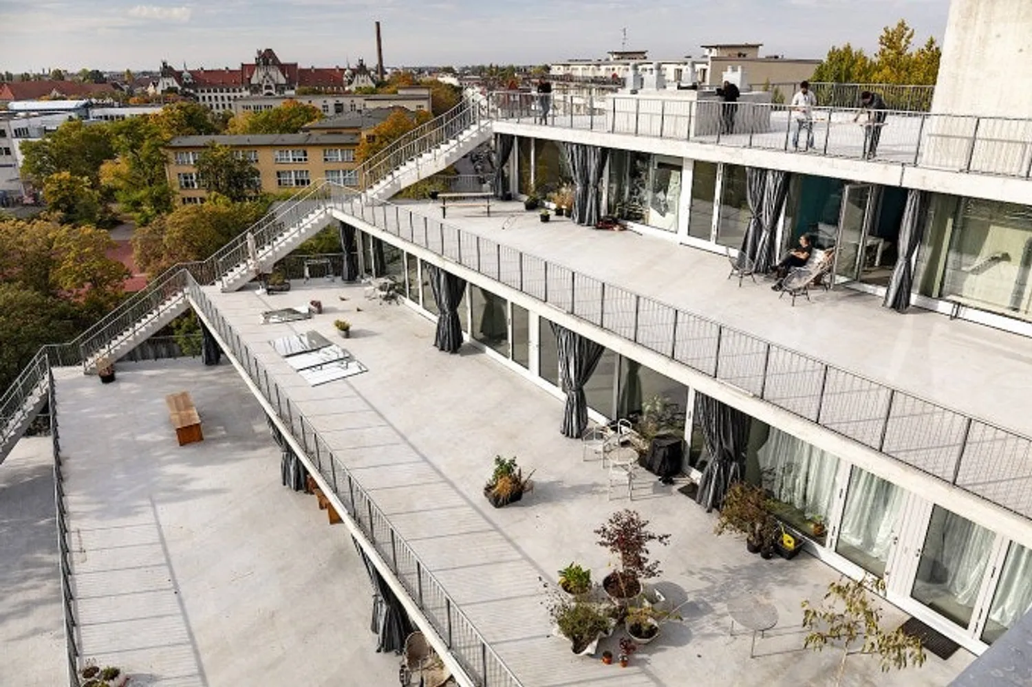 1 Zimmer Wohnung mit 160 m² in Berlin – Bild 1