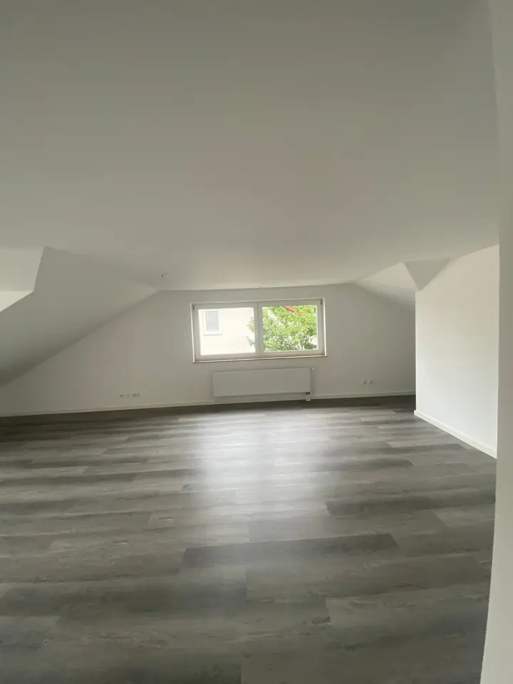 3 Zimmer Wohnung mit 91 m² in Lohmar – Bild 1