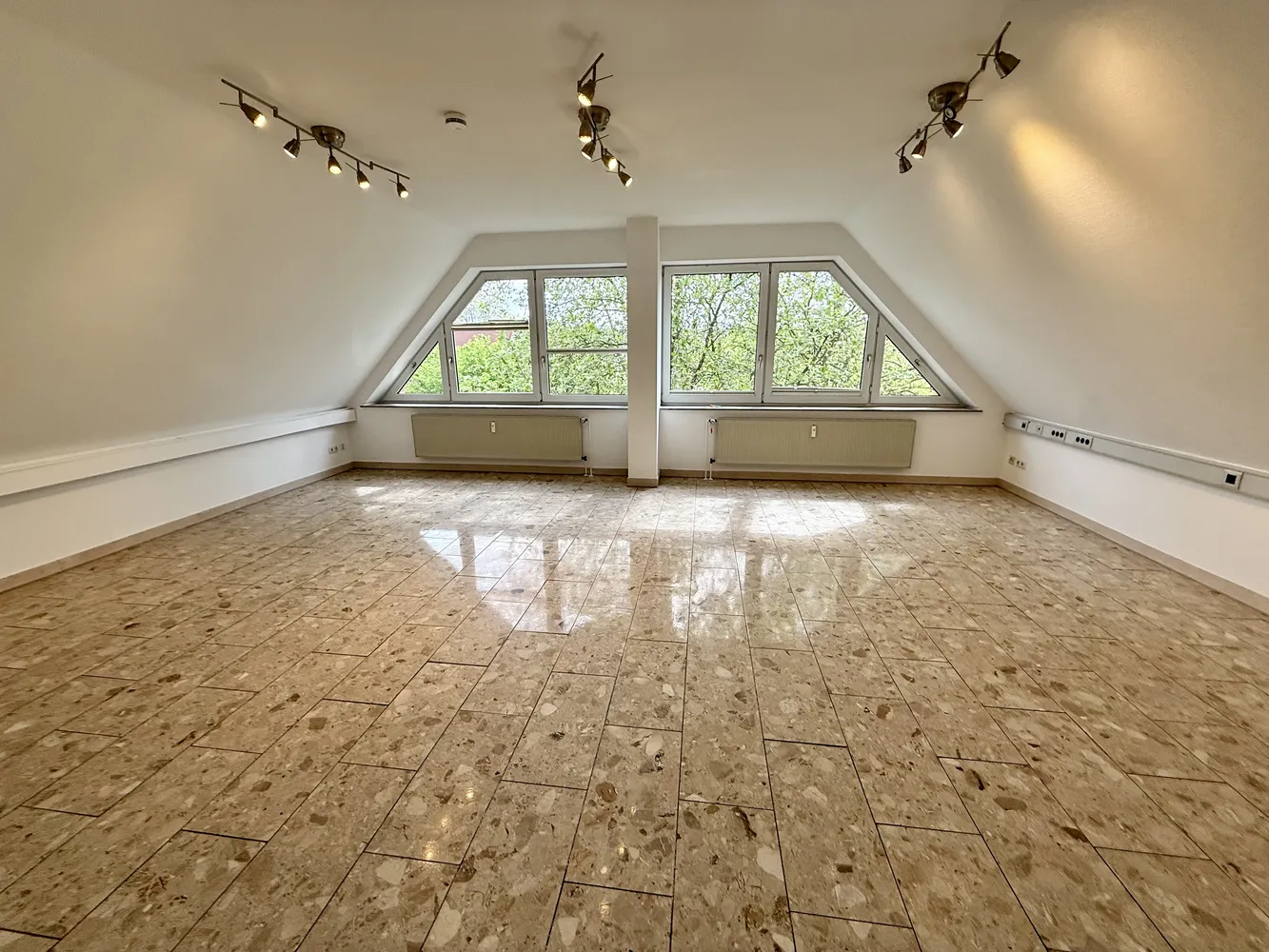 4 Zimmer Wohnung mit 110 m² in Oberhausen – Bild 3