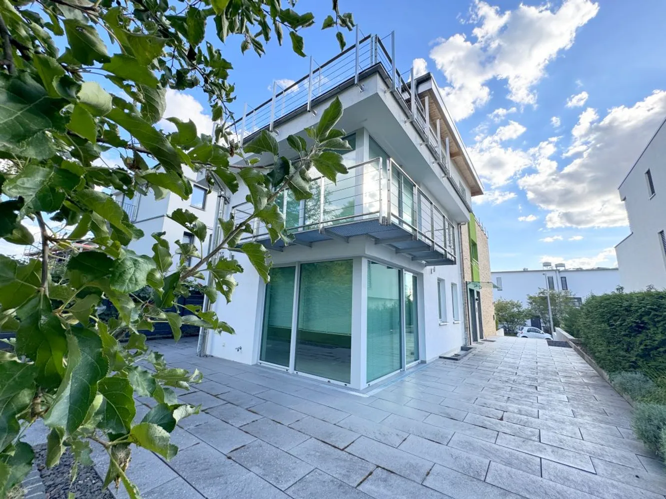 2 Zimmer Wohnung mit 110 m² in Wiesbaden – Bild 1