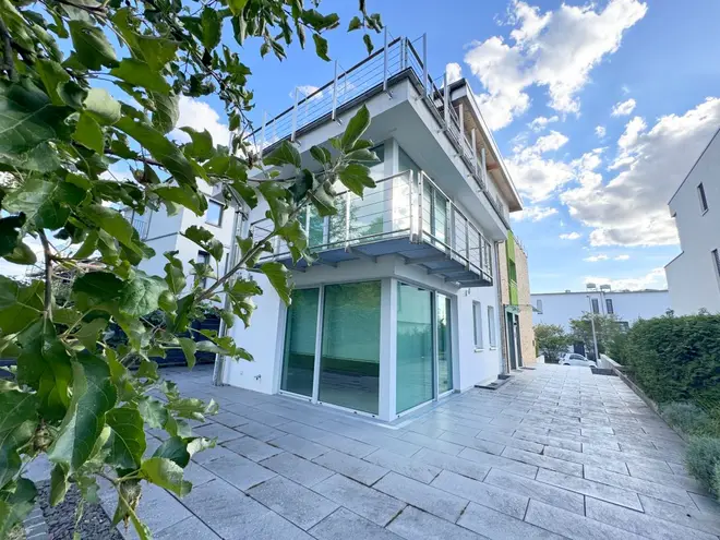 2 Zimmer Wohnung mit 110 m² in Wiesbaden – Bild 1