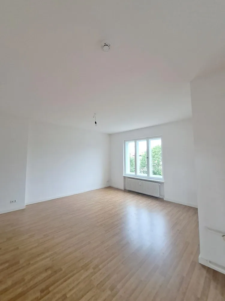 4 Zimmer Wohnung mit 120 m² in Berlin – Bild 2