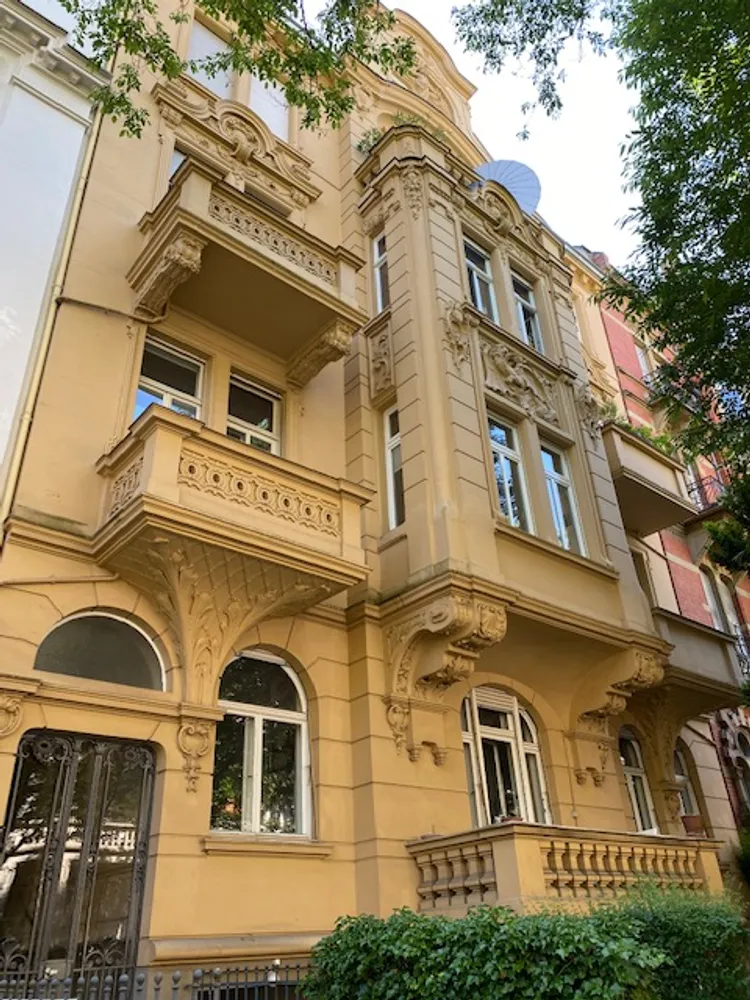 5 Zimmer Wohnung mit 157 m² in Wiesbaden – Bild 1