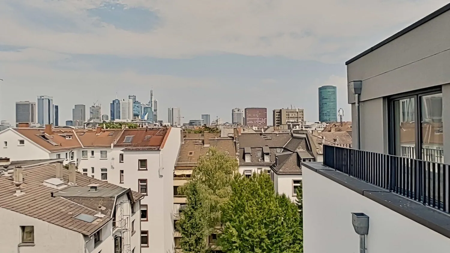 2 Zimmer Wohnung mit 146 m² in Frankfurt am Main – Bild 9