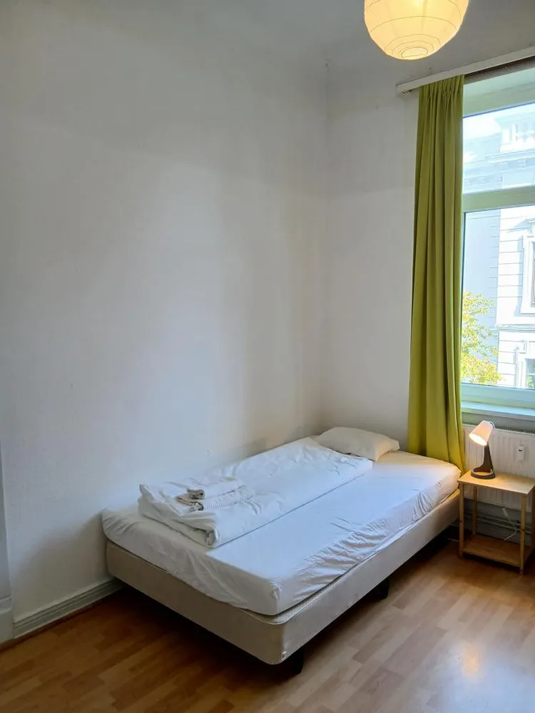 7 room apartment with 140 m² in Bremerhaven – Photo 3