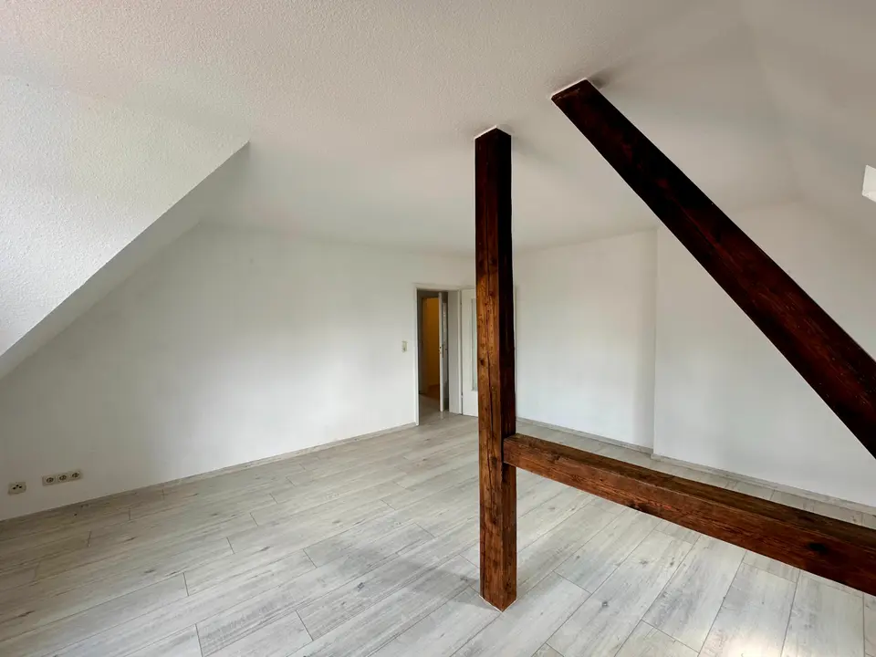 4 Zimmer Wohnung mit 101 m² in Weißenfels – Bild 6