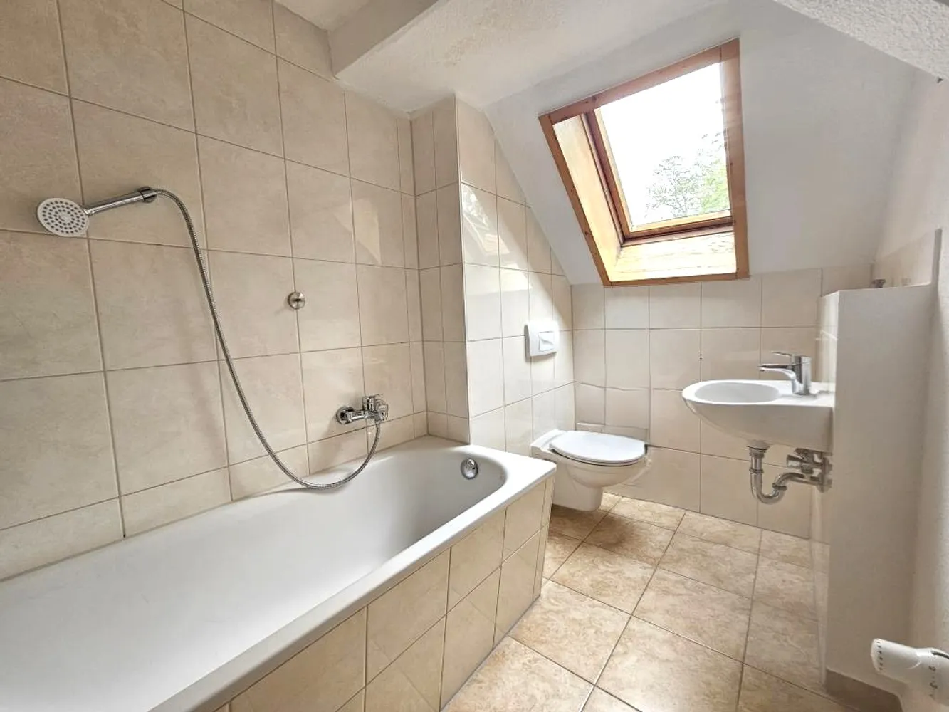 2 Zimmer Wohnung mit 57 m² in Altenburg – Bild 12