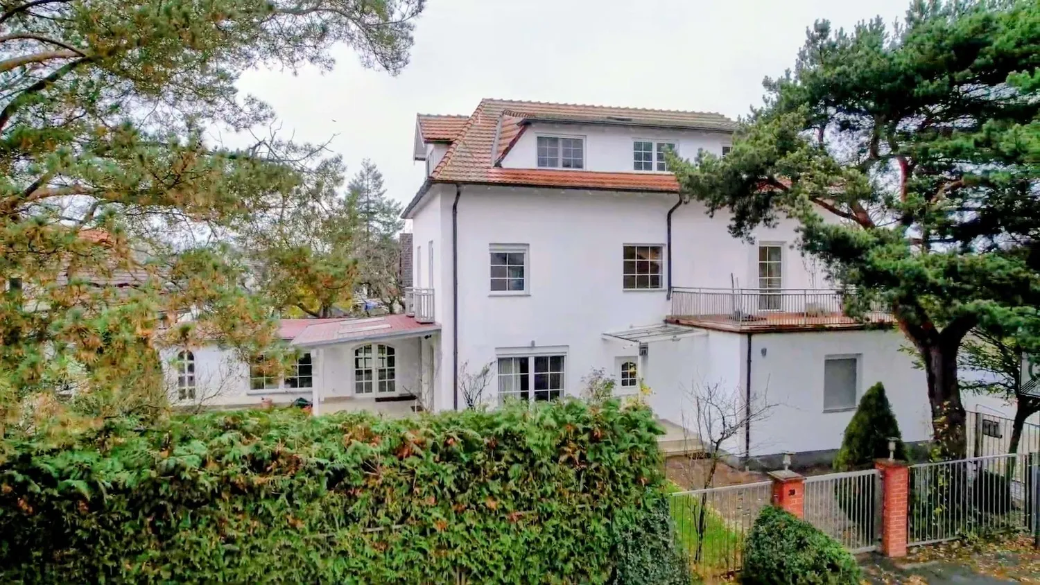 12 Zimmer Haus mit 302 m² in Berlin – Bild 10