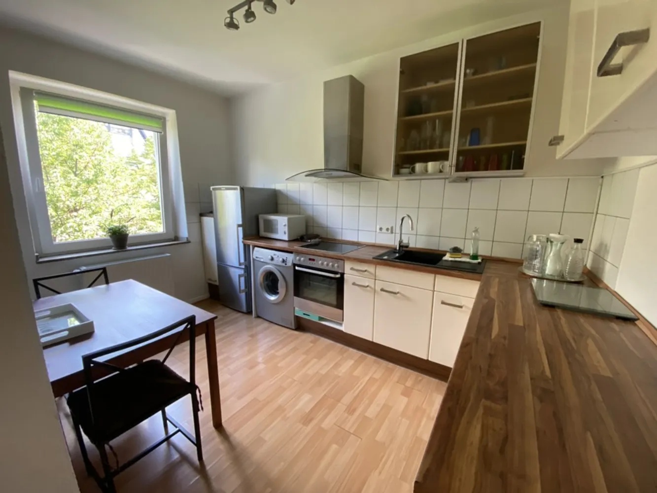 2 Zimmer Wohnung mit 75 m² in Köln – Bild 2