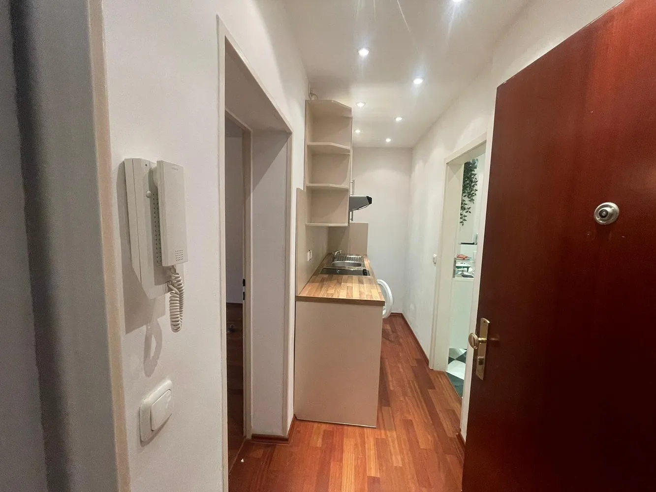 1 Zimmer Wohnung mit 31 m² in Frankfurt am Main – Bild 4