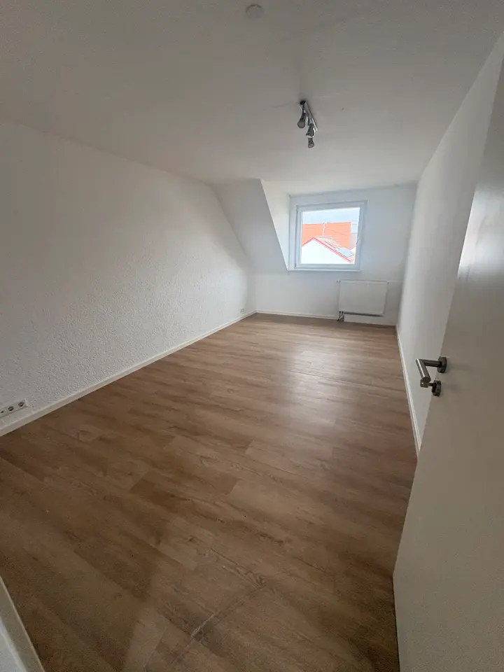 6 Zimmer Wohnung mit 125 m² in Ludwigshafen – Bild 1
