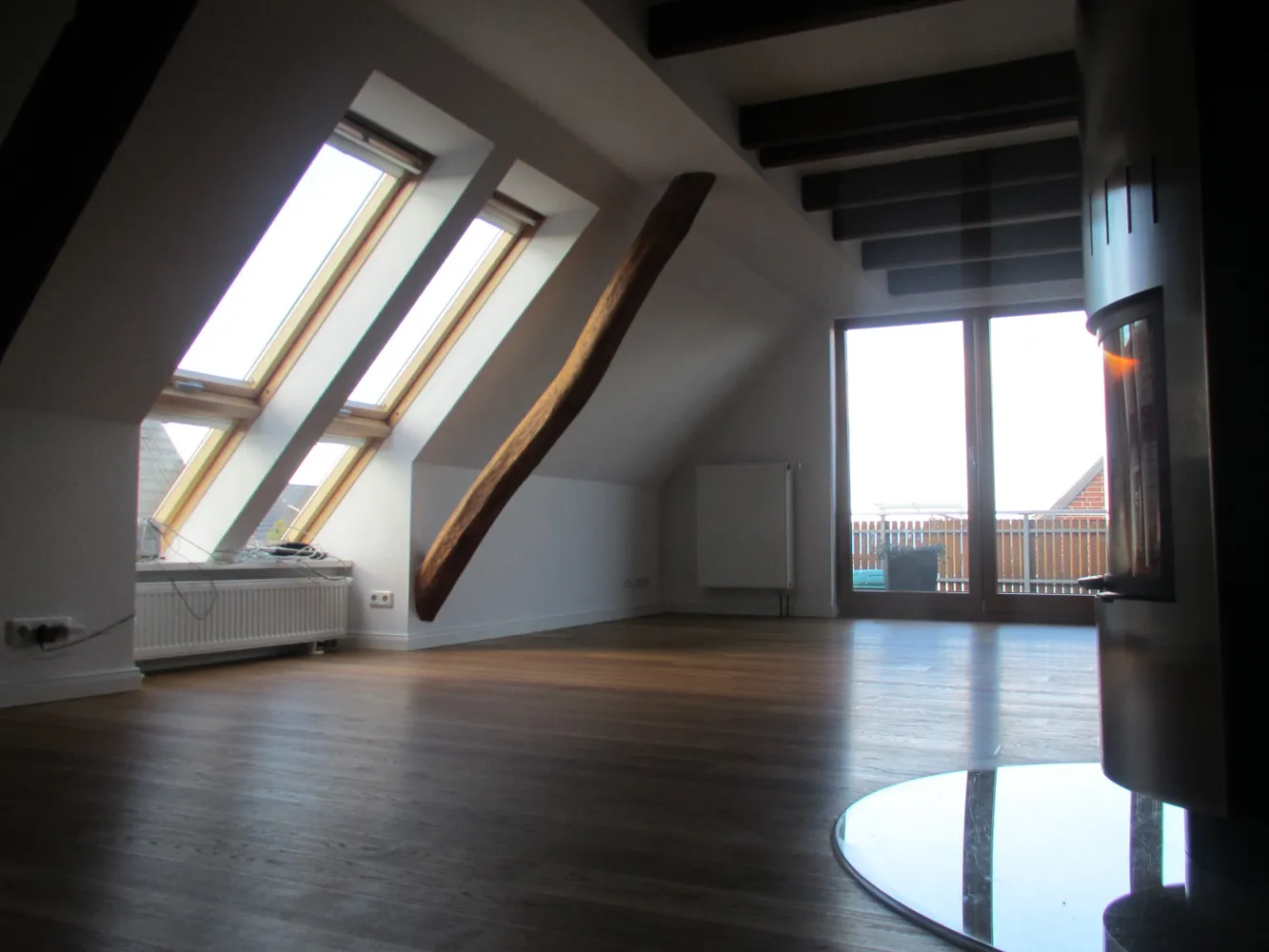 2 Zimmer Wohnung mit 100 m² in Hamburg – Bild 2