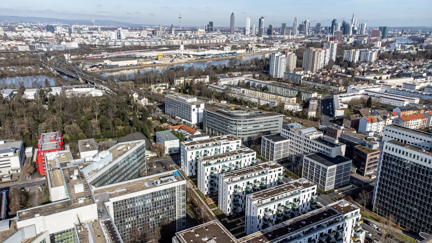 2 Zimmer Wohnung mit 72 m² in Frankfurt am Main – Bild 1