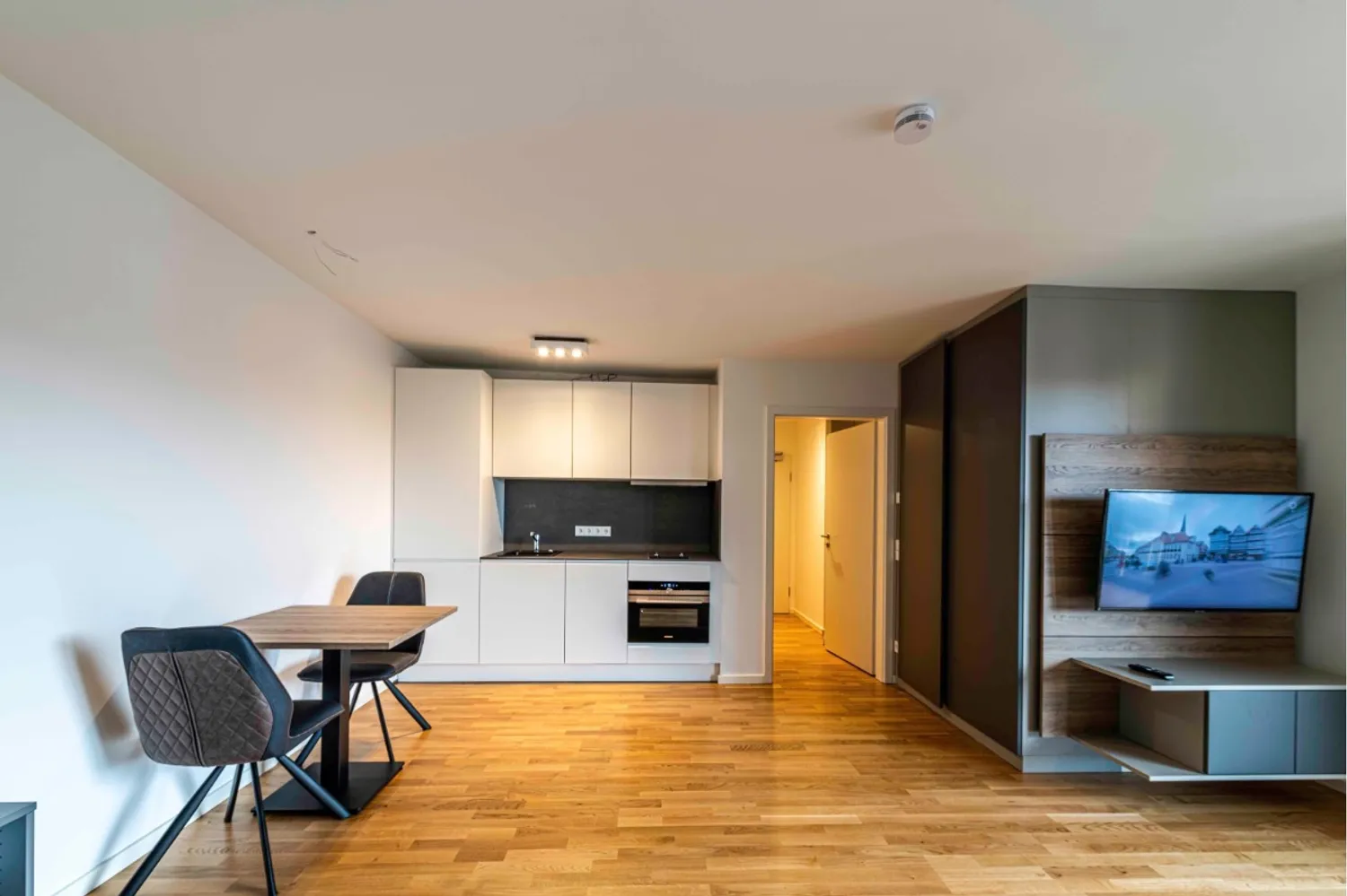 1 room apartment with 37 m² in Munich – Photo 2