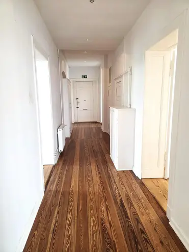 7 room apartment with 204 m² in Berlin – Photo 1