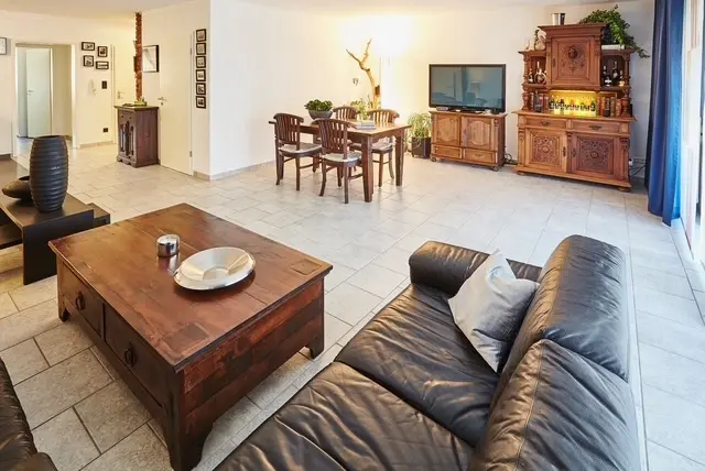4 Zimmer Wohnung mit 117 m² in Mönchengladbach – Bild 3