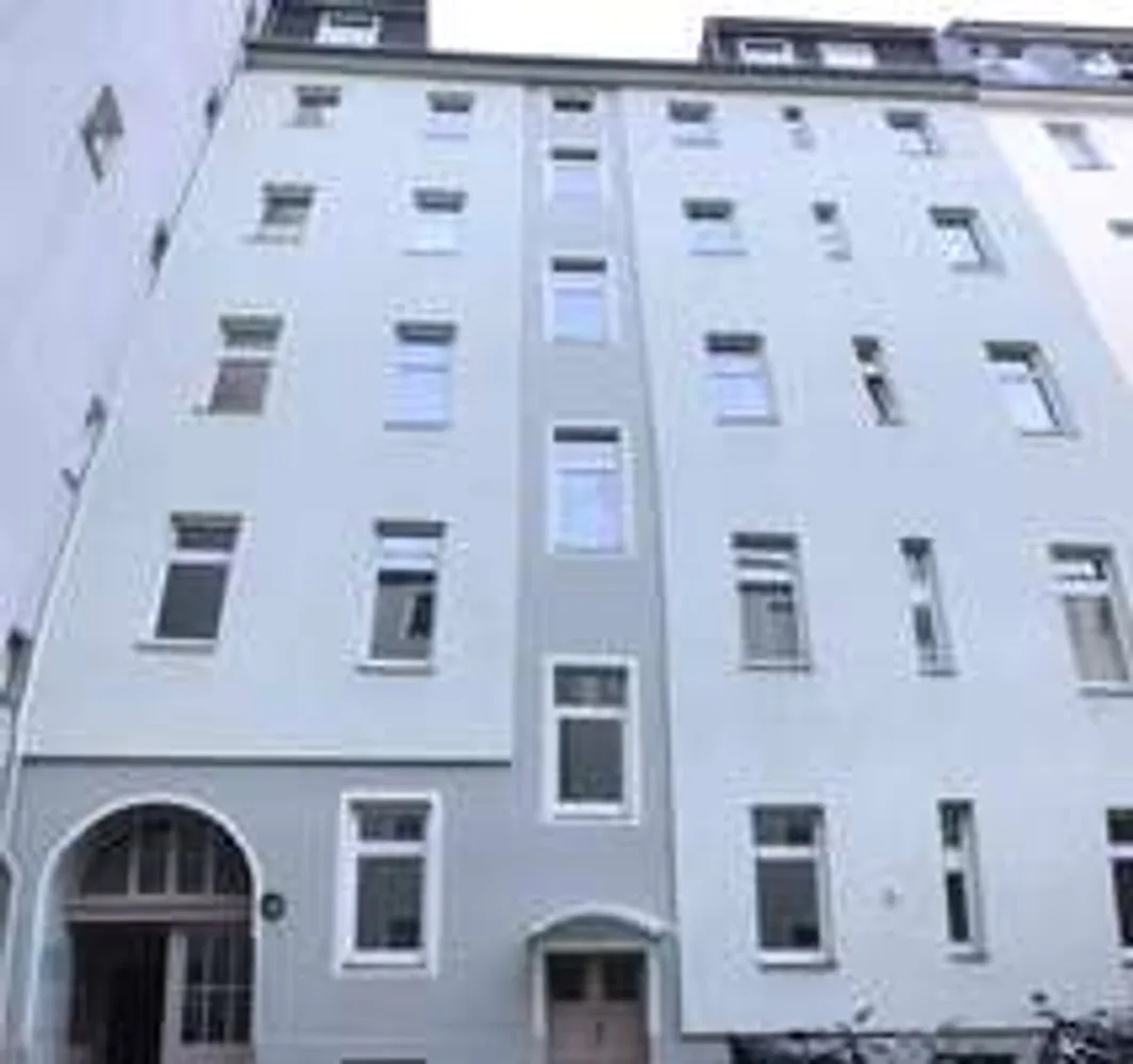 4 room apartment with 100 m² in Berlin – Photo 3