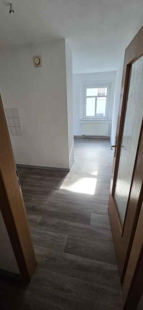 1 Zimmer Wohnung mit 28 m² in Werdau – Bild 2