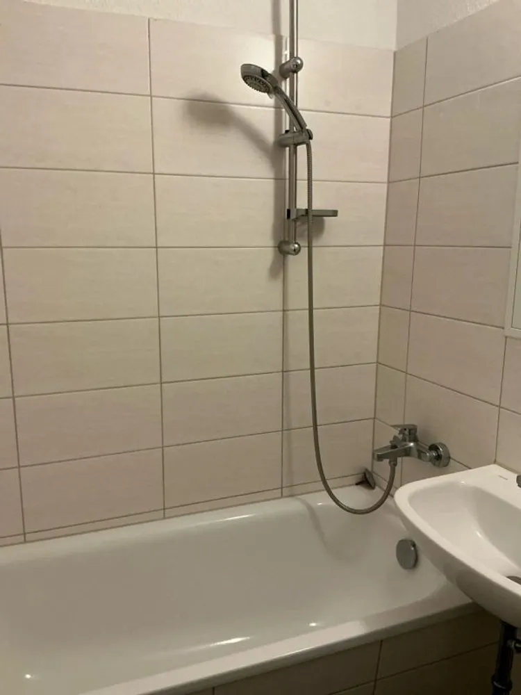 4 Zimmer Wohnung mit 72 m² in Schwerin – Bild 1