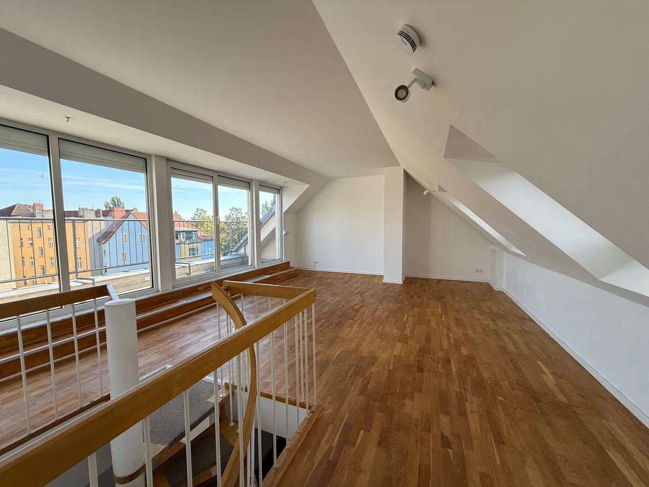 4 Zimmer Wohnung mit 148 m² in Berlin – Bild 1