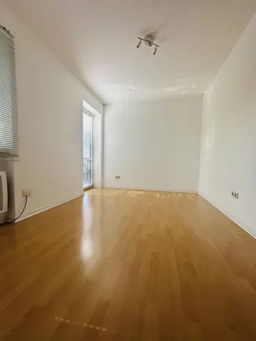 2 room apartment with 50 m² in Frankfurt am Main – Photo 3