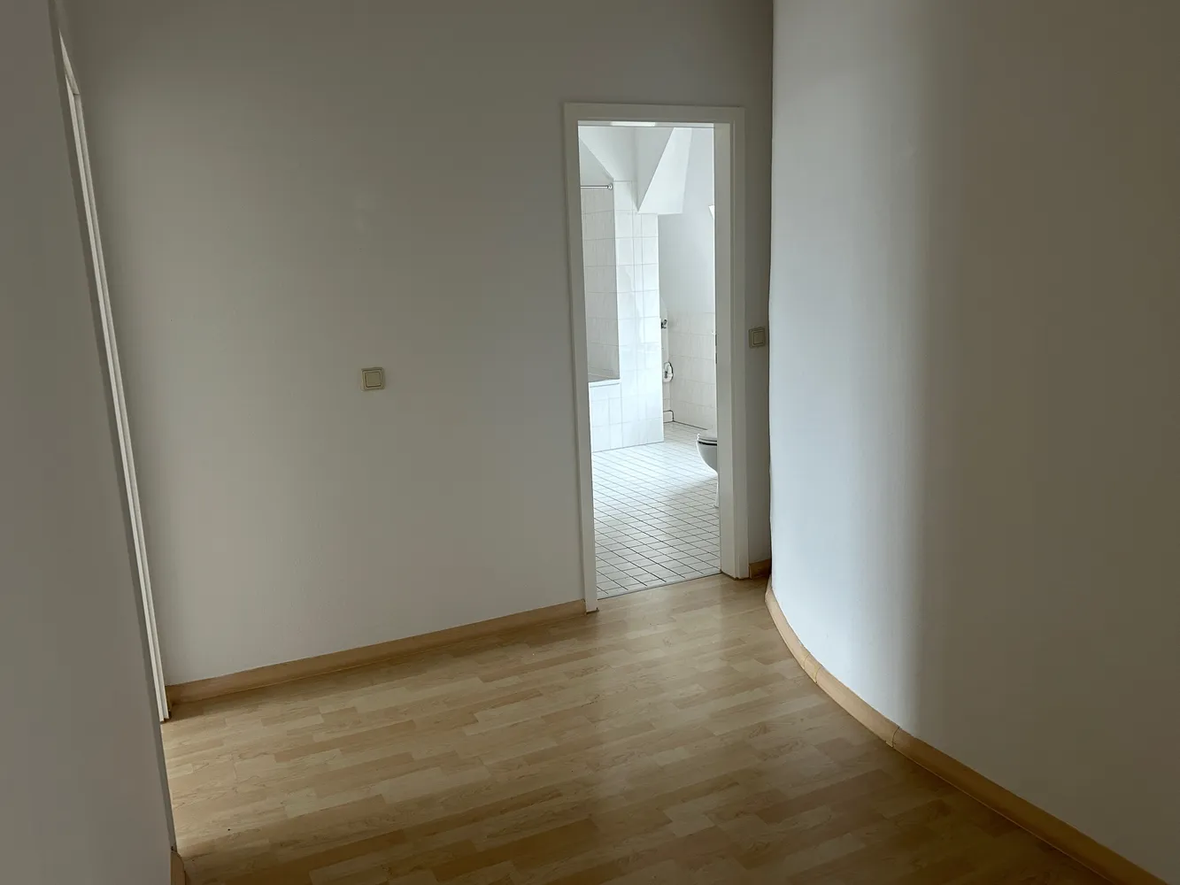 2 Zimmer Wohnung mit 56 m² in Halle (Saale) – Bild 6