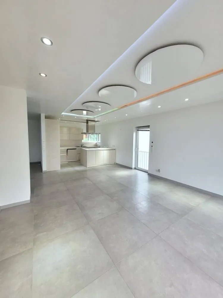5 room house with 200 m² in Wiesbaden – Photo 1