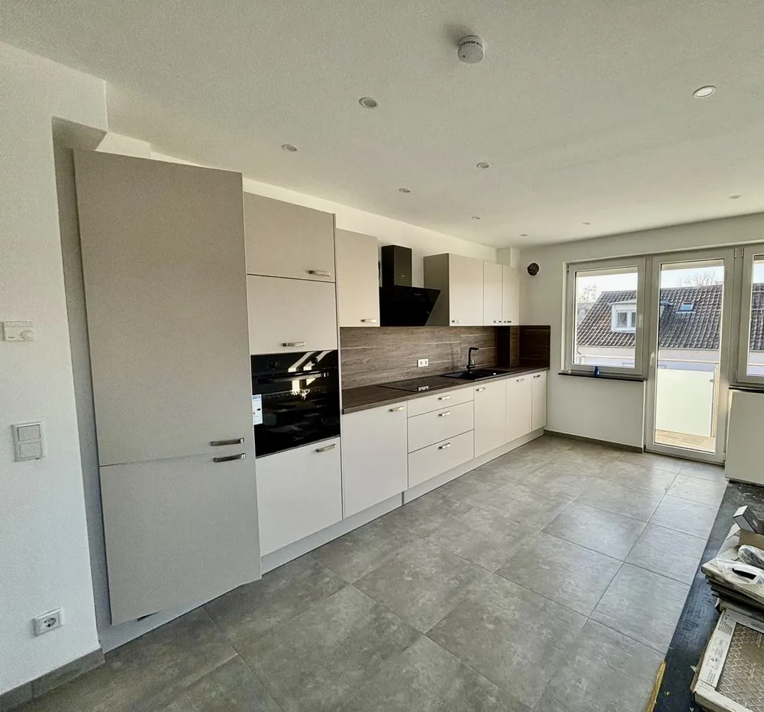 2 Zimmer Wohnung mit 100 m² in Frankfurt am Main – Bild 4