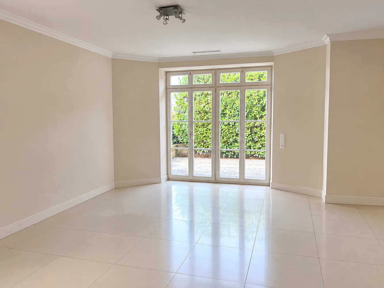 6 Zimmer Wohnung mit 227 m² in Dresden – Bild 8