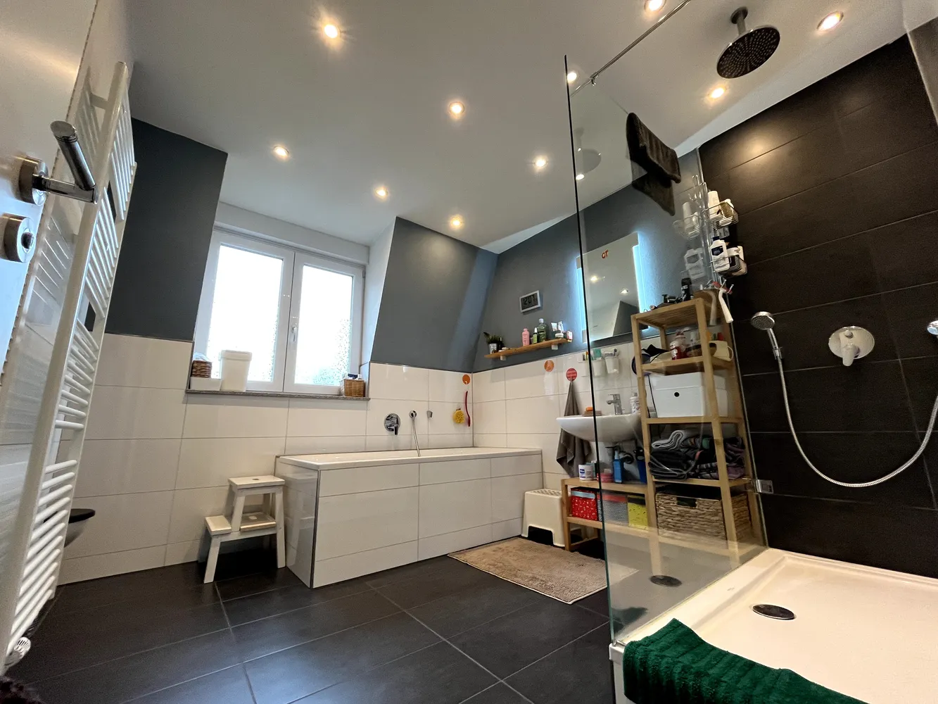 5 Zimmer Wohnung mit 172 m² in Karlsruhe – Bild 2
