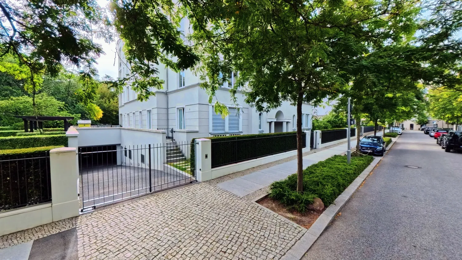 3 Zimmer Wohnung mit 112 m² in Berlin – Bild 1