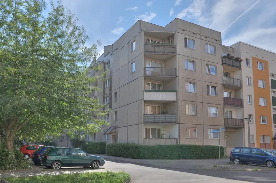 2 Zimmer Wohnung mit 80 m² in Halle (Saale) – Bild 1