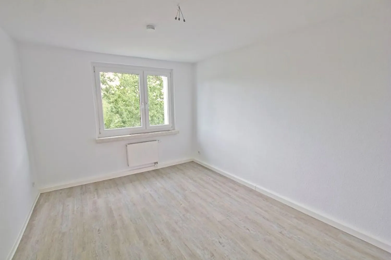 2 Zimmer Wohnung mit 49 m² in Halle (Saale) – Bild 2