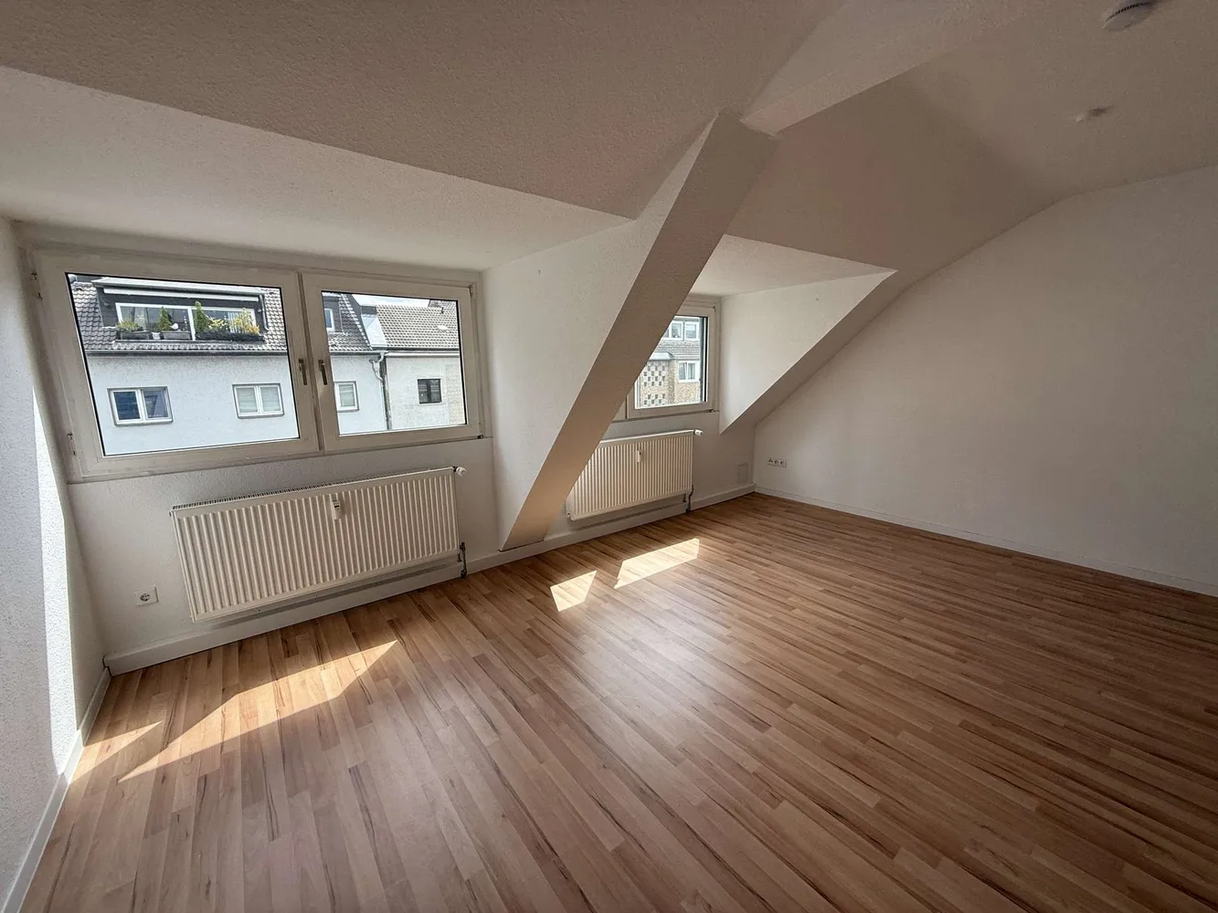 2 Zimmer Wohnung mit 64 m² in Düsseldorf – Bild 2