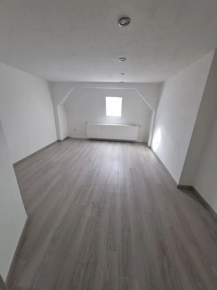 6 Zimmer Wohnung mit 140 m² in Plauen – Bild 8