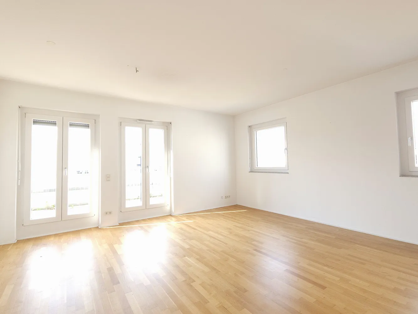 4 Zimmer Wohnung mit 121 m² in Wiesbaden – Bild 2