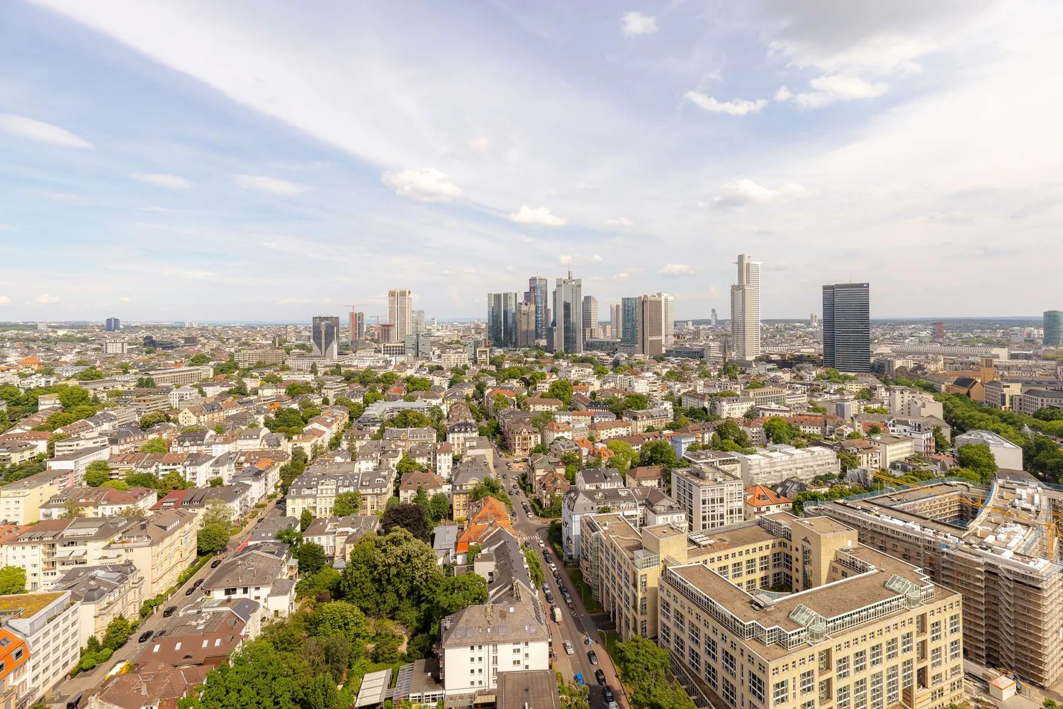 3 Zimmer Wohnung mit 142 m² in Frankfurt am Main – Bild 4