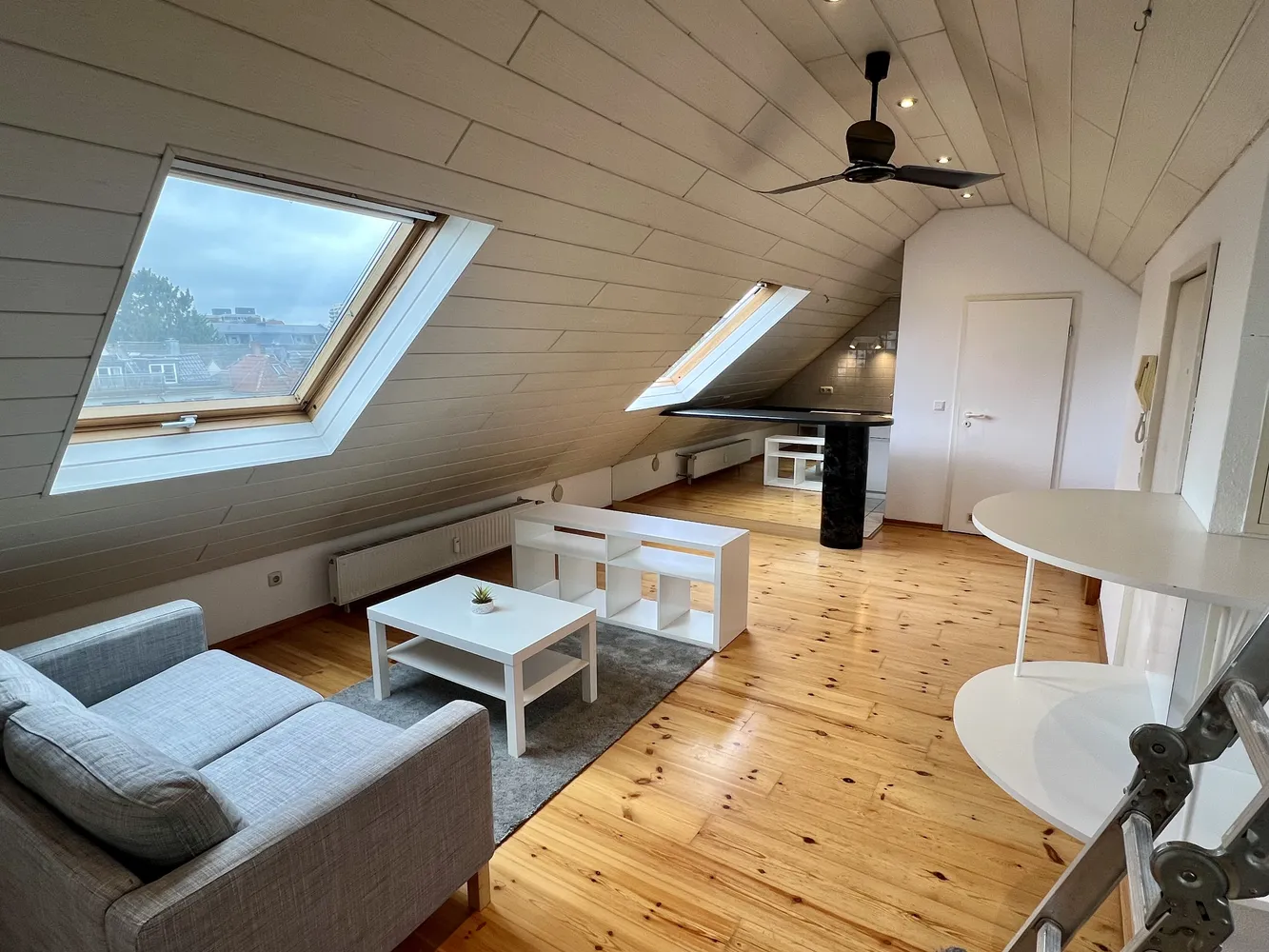 1 Zimmer Wohnung mit 32 m² in Köln – Bild 2