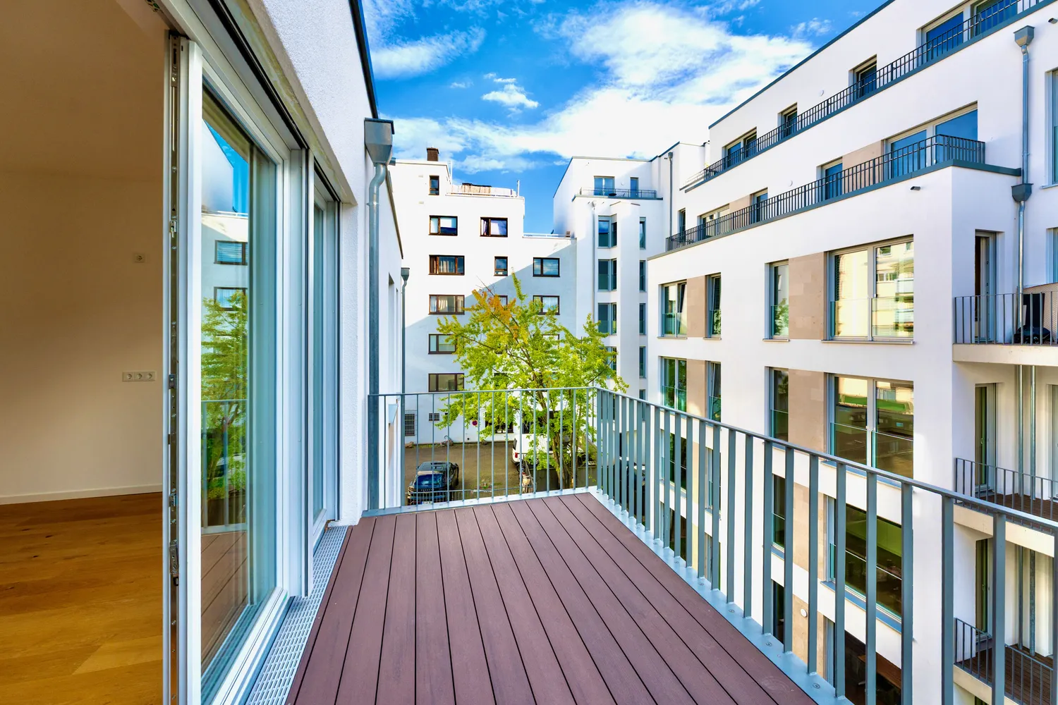 4 room apartment with 130 m² in Frankfurt am Main – Photo 1