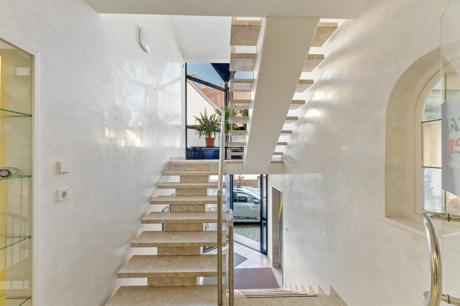 5 Zimmer Wohnung mit 105 m² in Metzingen – Bild 2
