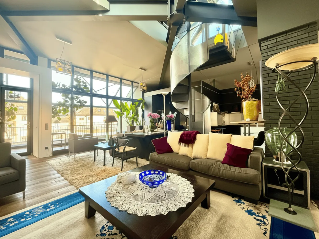 4 Zimmer Wohnung mit 216 m² in Mannheim – Bild 2
