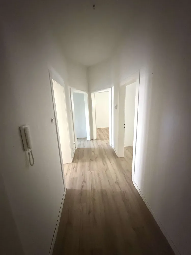 3 Zimmer Wohnung mit 65 m² in Karlsruhe – Bild 2