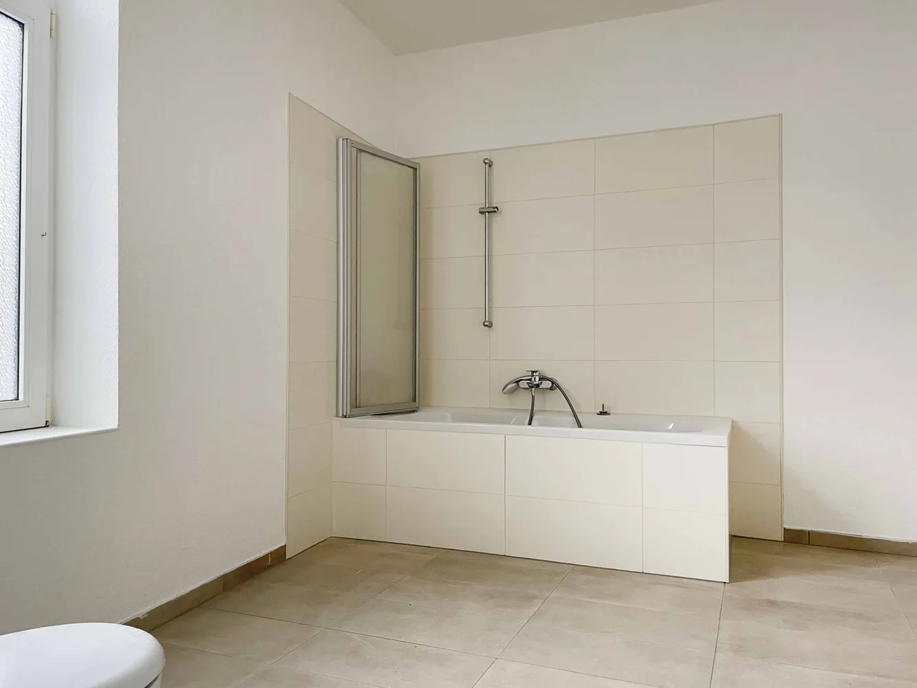 5 Zimmer Wohnung mit 196 m² in Halle (Saale) – Bild 5