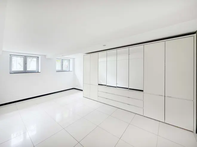 6 Zimmer Haus mit 281 m² in Berlin – Bild 3