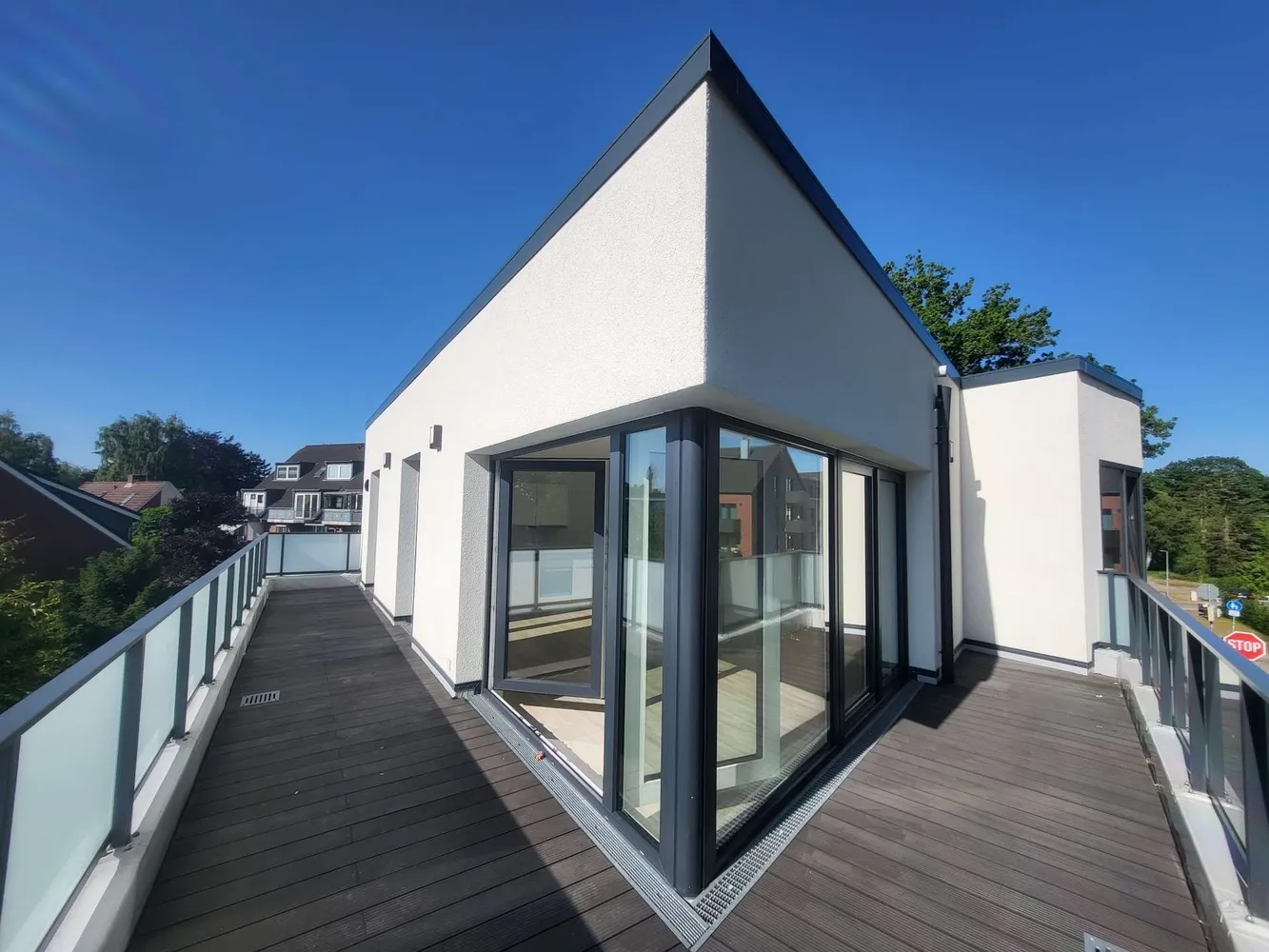 3 Zimmer Wohnung mit 98 m² in Wedel – Bild 2