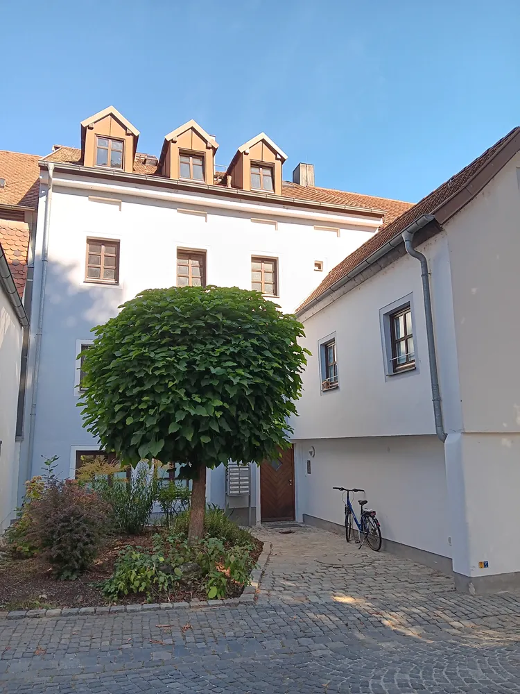 2 Zimmer Wohnung mit 68 m² in Regensburg – Bild 1